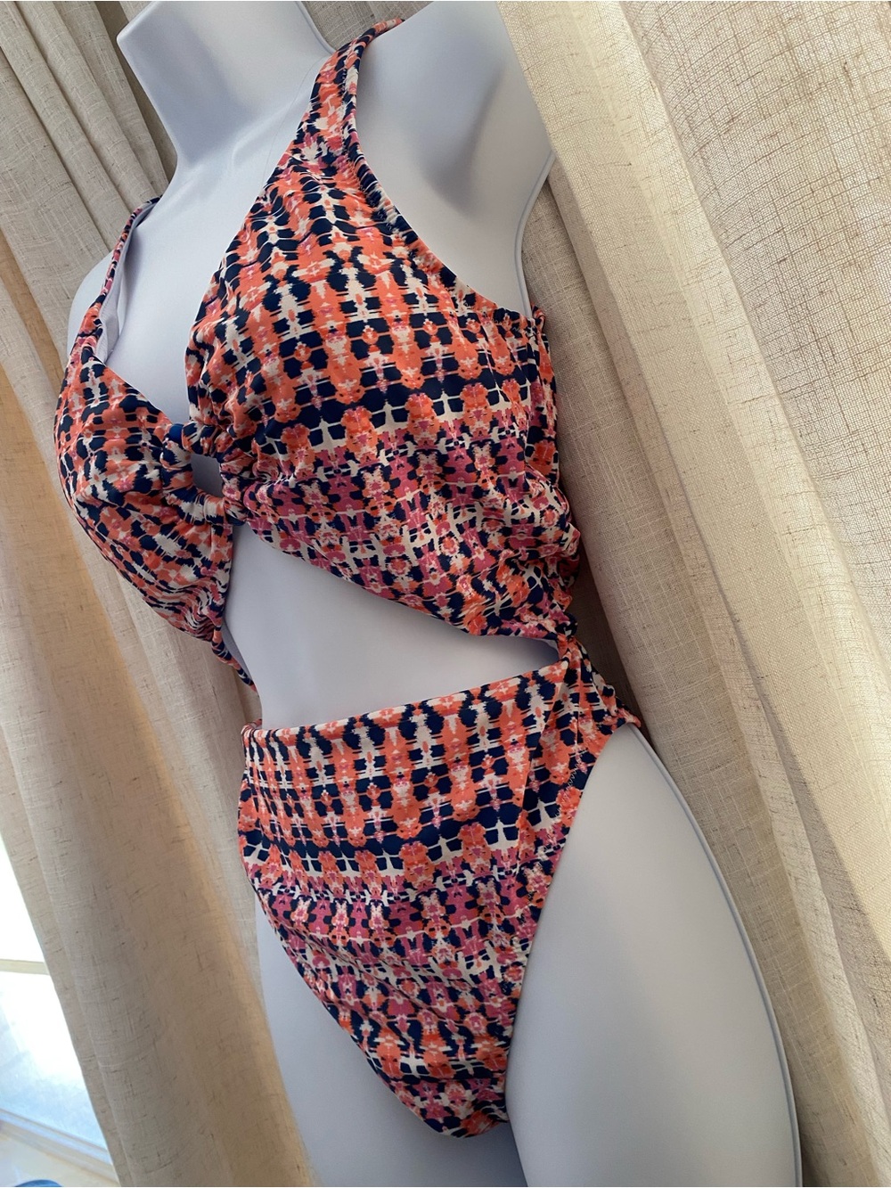 Jessica Simpson Cutout One-Piece Swimsuit - Size M - Geometric Pattern - Picture 3 of 12